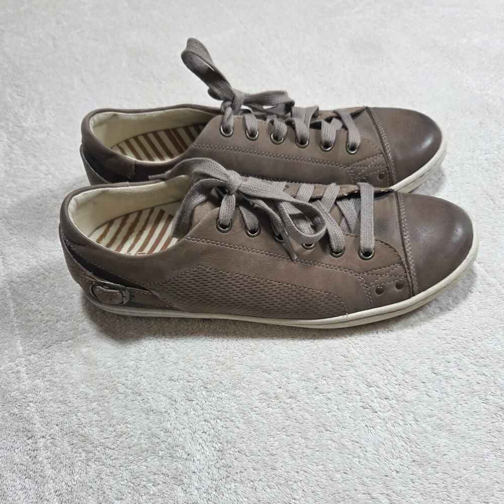 Taos Woman's Capital Brown Leather Lace Up Sneaker Size 10